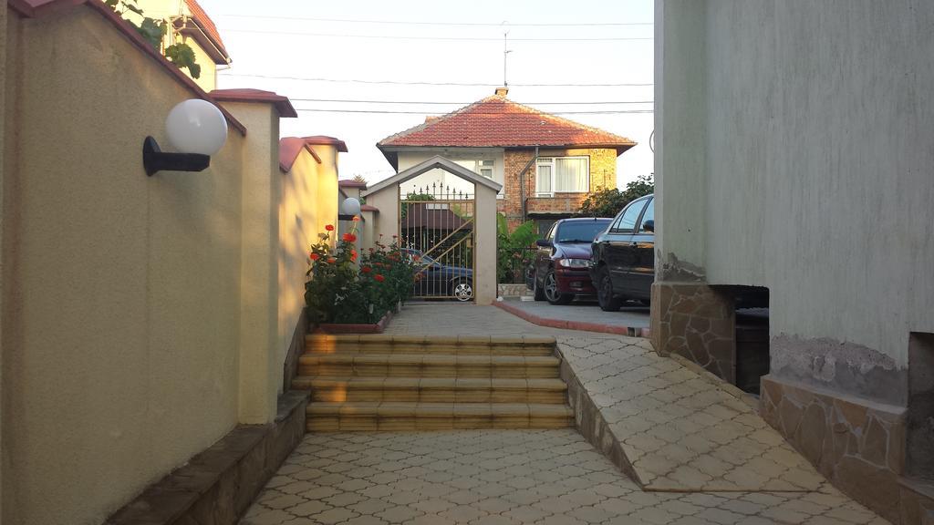 Guest House Markovi Ravda Exterior photo